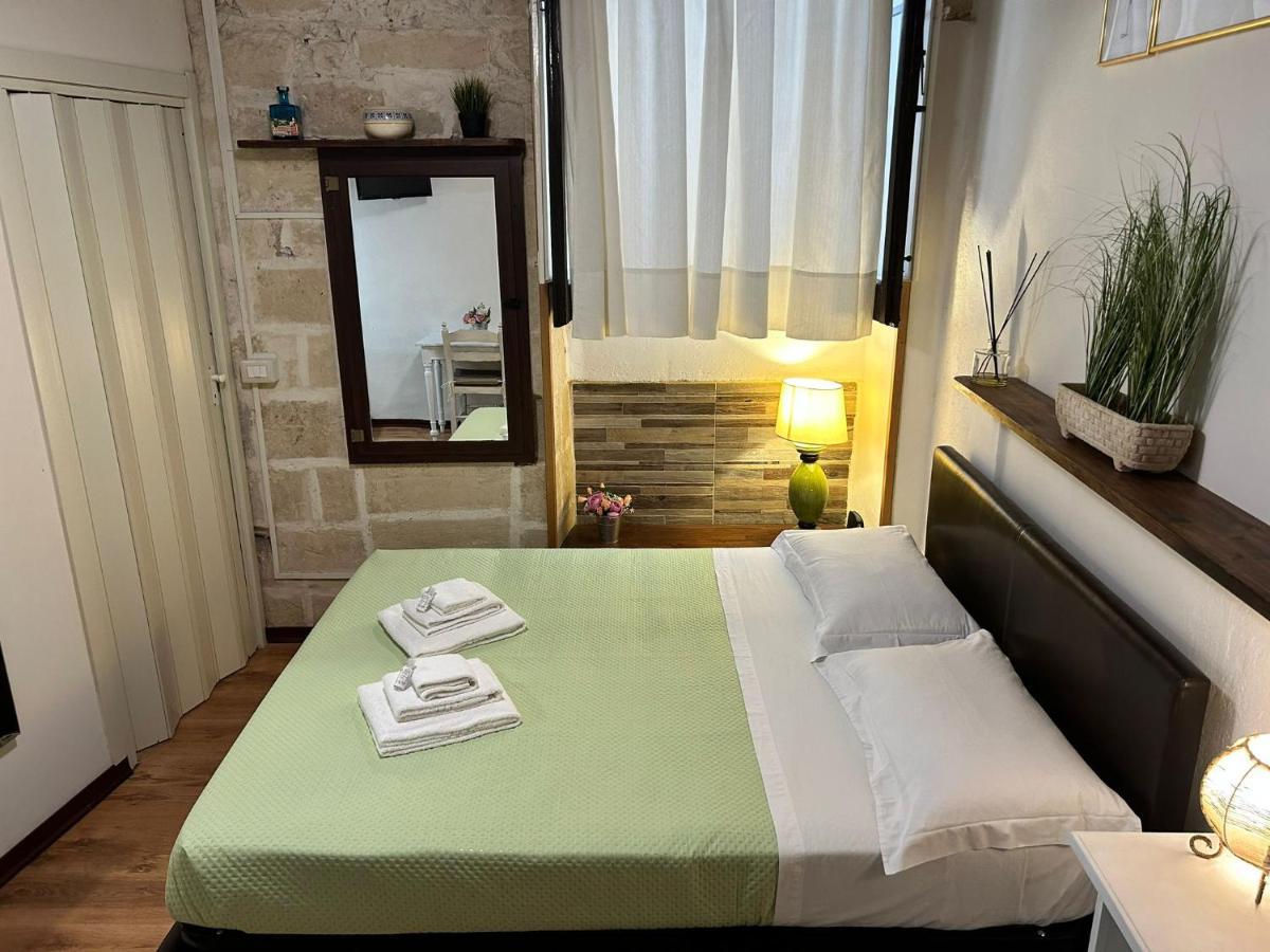 Palazzo Prioli Room Lecce Exterior photo
